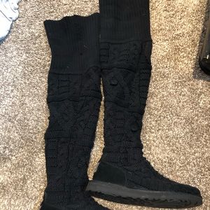 Over the knee knit uggs
